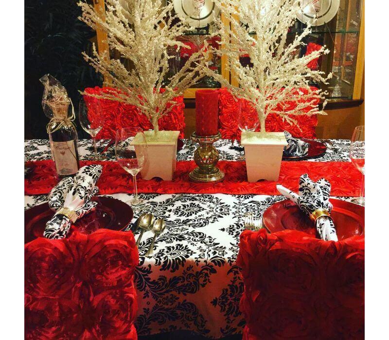 Gorgeous Christmas Table Décor With Tablecloth, Table Runner, Chair Caps, Chargers & Napkins