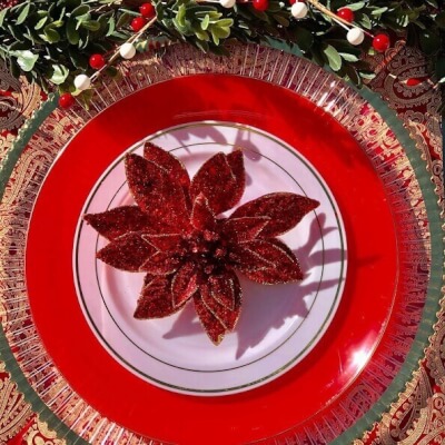Vibrant Christmas Table Setting With Table Cover, Dessert Plates, Chargers, & Leaf Garlands