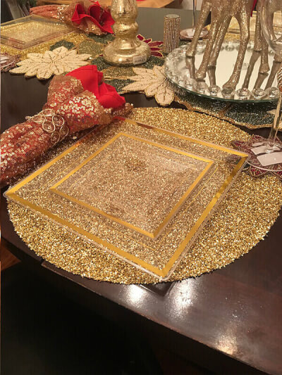 Red and Gold Christmas Dinner Table