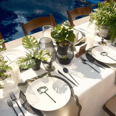 Exquisite Wedding Banquet Setup Using Tablecloth, Placemats, Leaves, Succulents & Candles