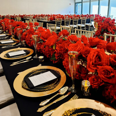 Delightful Table Décor Using Tablecloths, Chargers, Napkins, Cutlery, Glasses, Flowers, & Candles