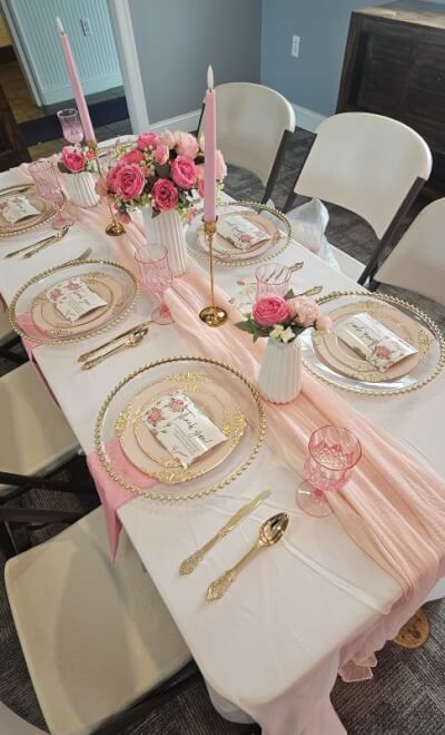 Romantic Pink and White Table Décor with Floral Centerpieces and Ornate Gold Dinnerware